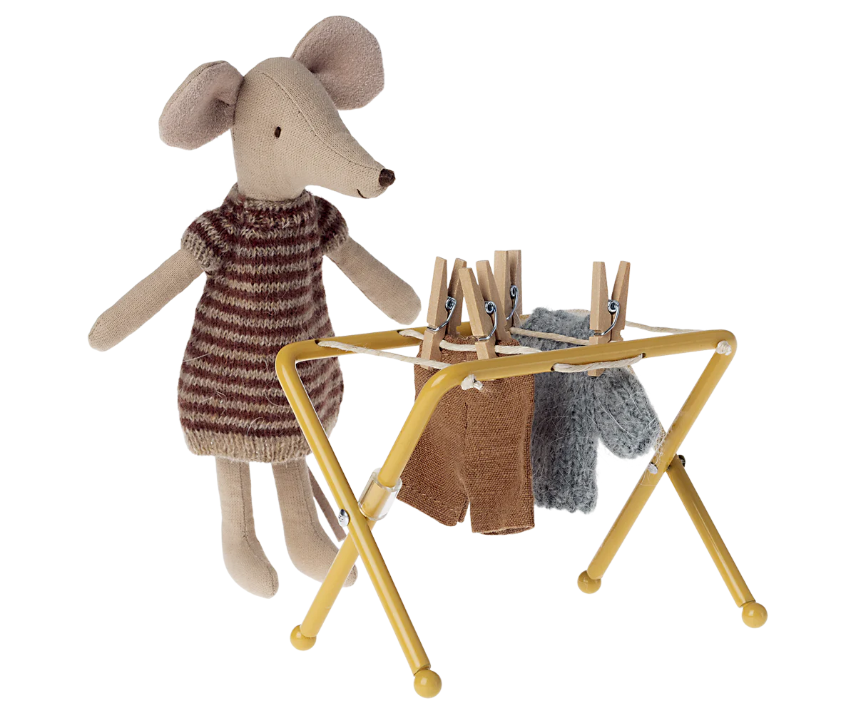 Clothes rack, mouse