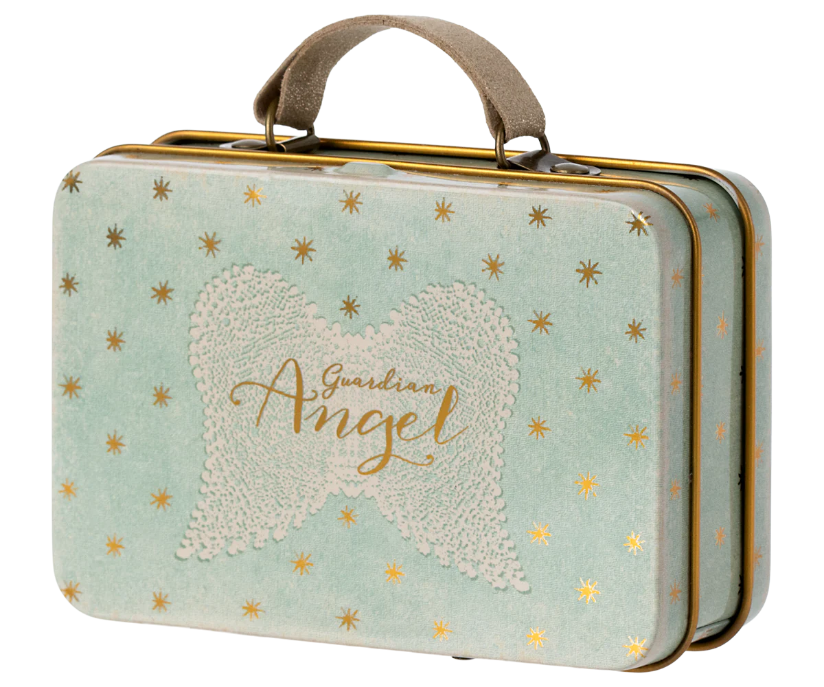 Angel mouse in a suitcase, Little Sister