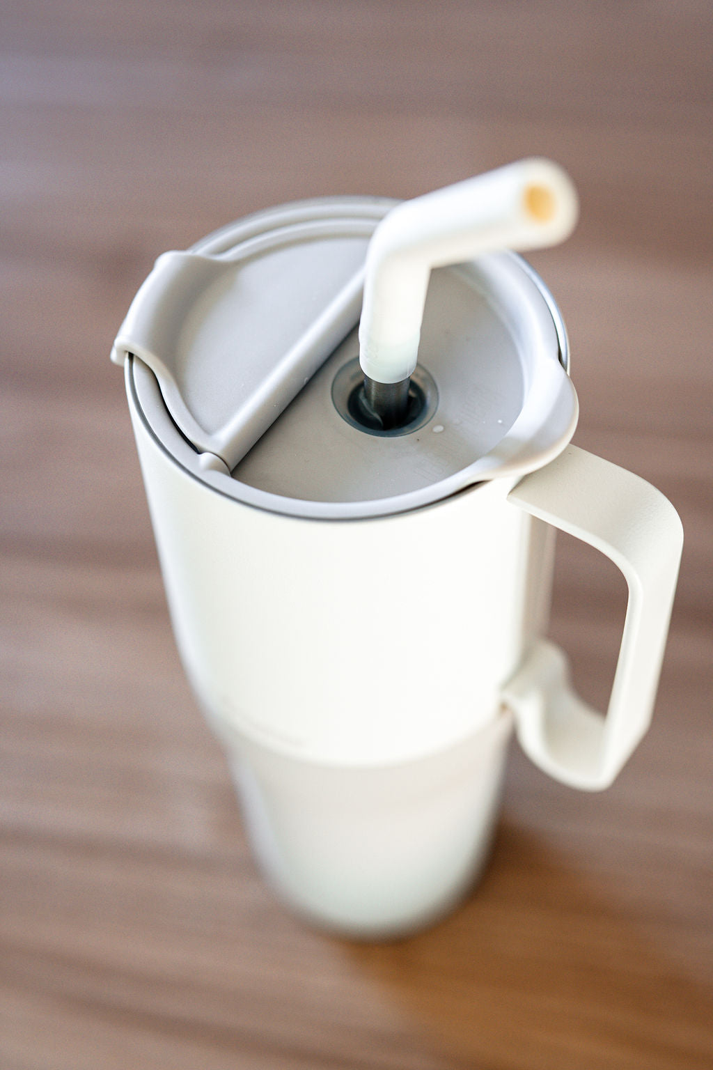 Edelstahl Thermobecher Rise Tumbler 1064ml mit Flip Lid Deckel und Trinkhalm